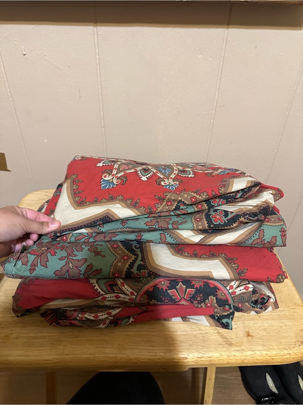 Pottery Barn Red and Green Paisley Duvet Cover and 2 pillow cases